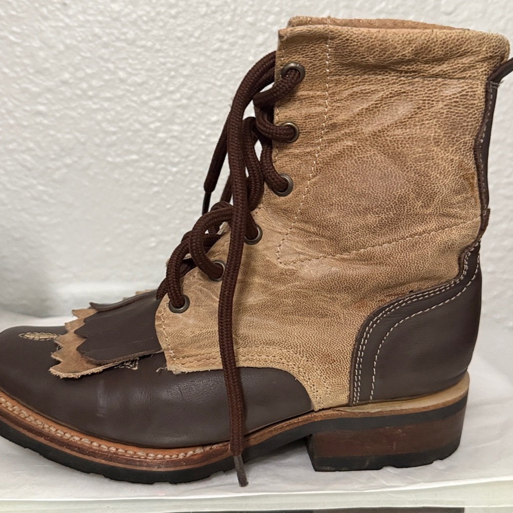 Woman’s Lace up Western boots - Picture 2 of 6